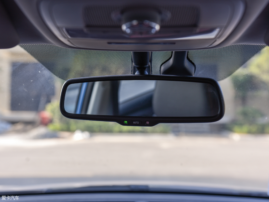 2018sRX3 18T ԄӻW