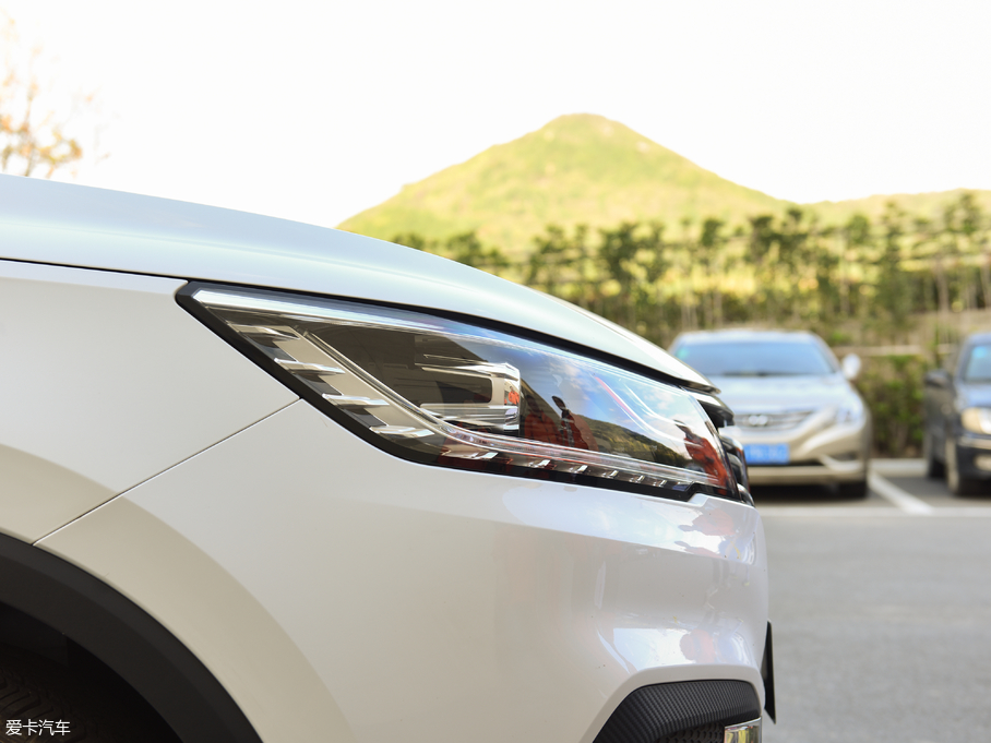 2018sRX3 18T ԄӻW