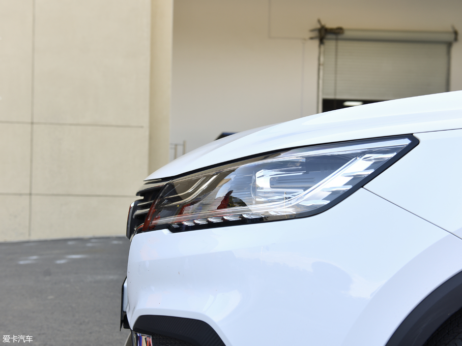 2018sRX3 18T ԄӻW