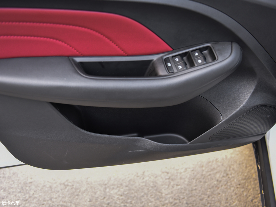 2018sRX3 18T ԄӻW