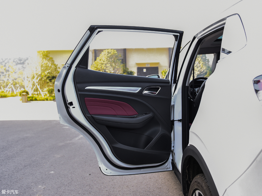 2018sRX3 18T ԄӻW