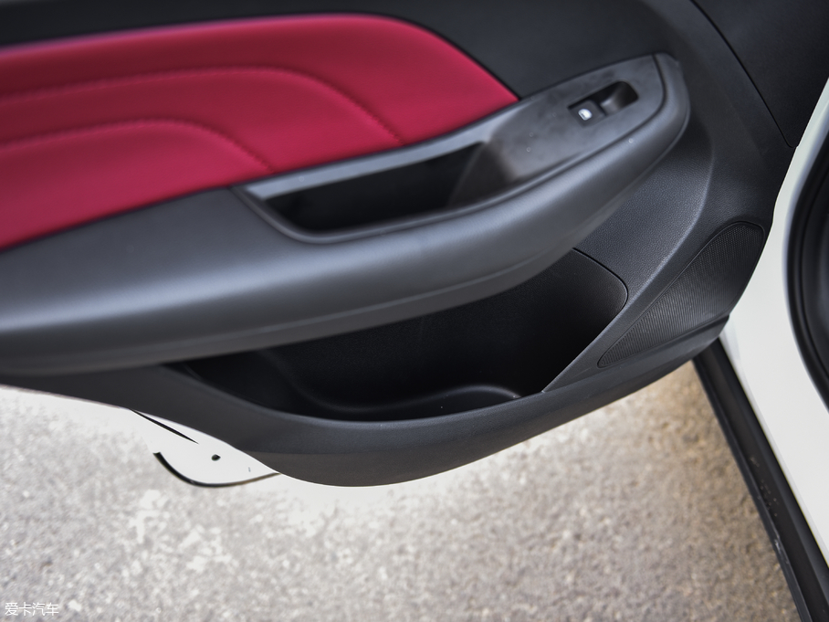 2018sRX3 18T ԄӻW