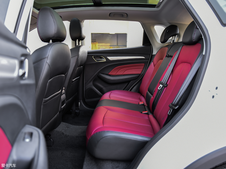 2018sRX3 18T ԄӻW