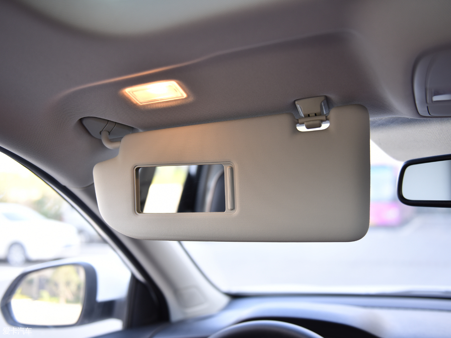 2018sRX3 18T ԄӻW