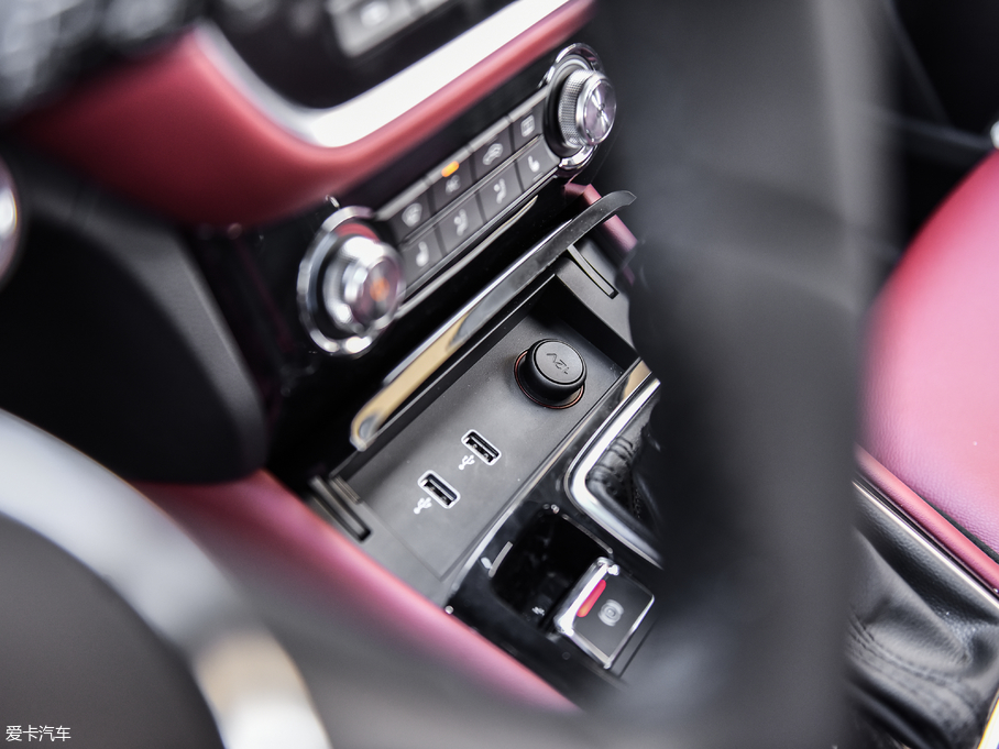 2018sRX3 18T ԄӻW