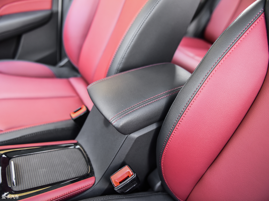 2018sRX3 18T ԄӻW