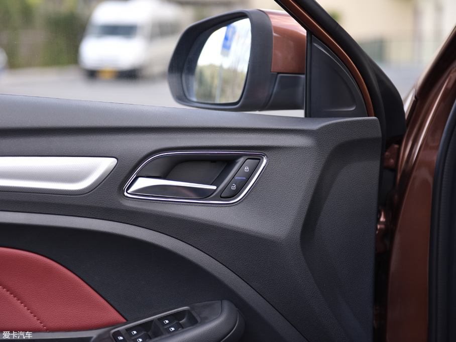 2018sRX3 18T ԄӻW