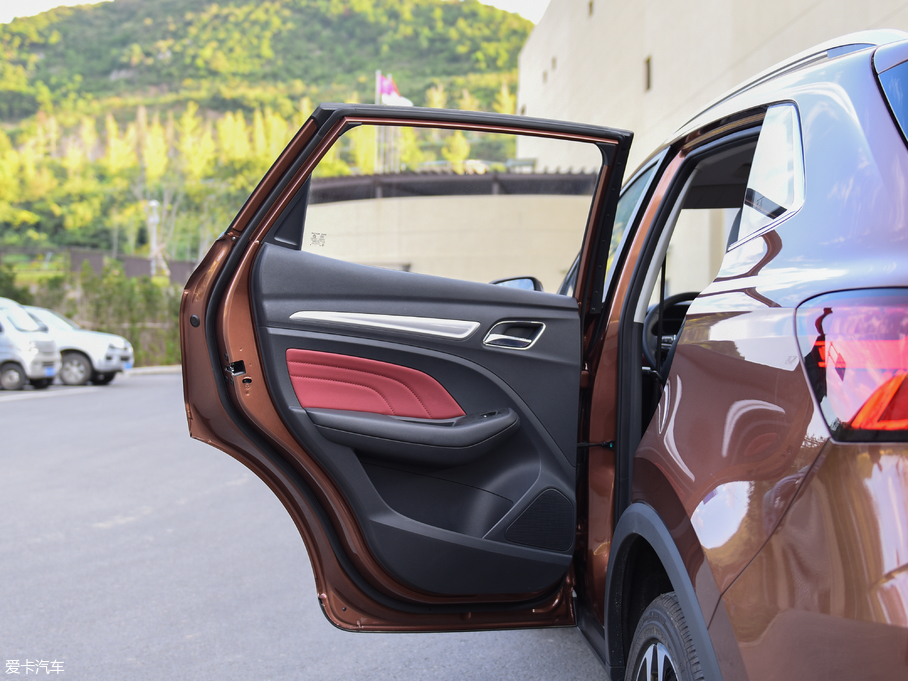 2018sRX3 18T ԄӻW