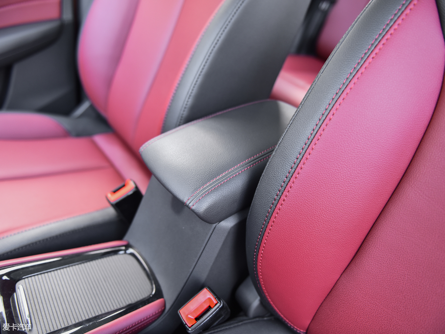 2018sRX3 18T ԄӻW