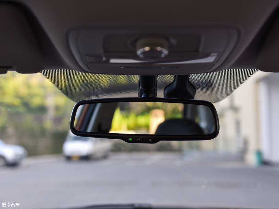 2018sRX3 18T ԄӻW