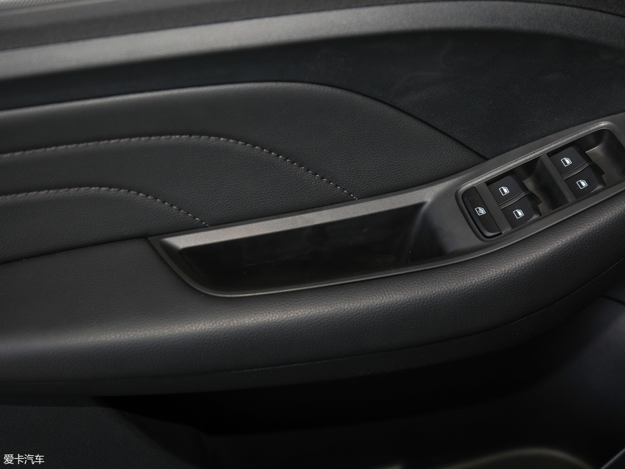 2018sRX3 18T ԄӻW