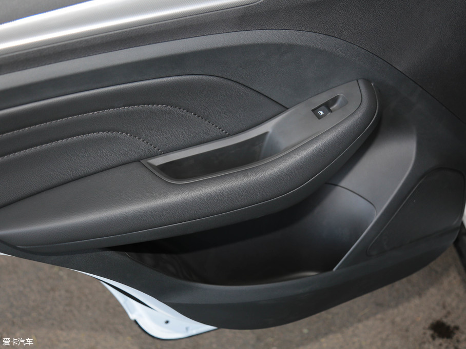 2018sRX3 18T ԄӻW