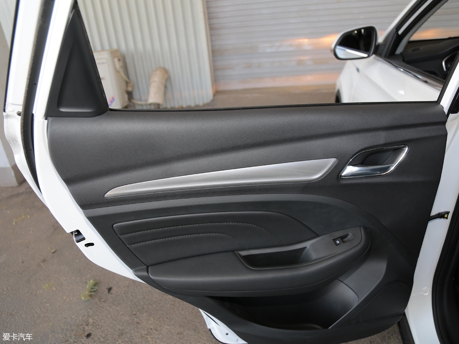 2018sRX3 18T ԄӻW