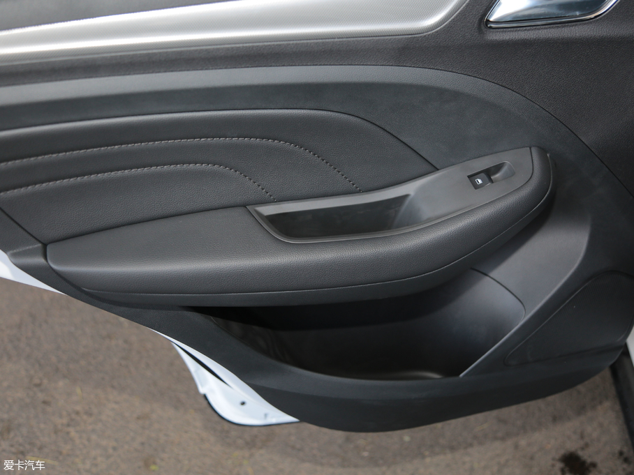 2018sRX3 18T ԄӻW