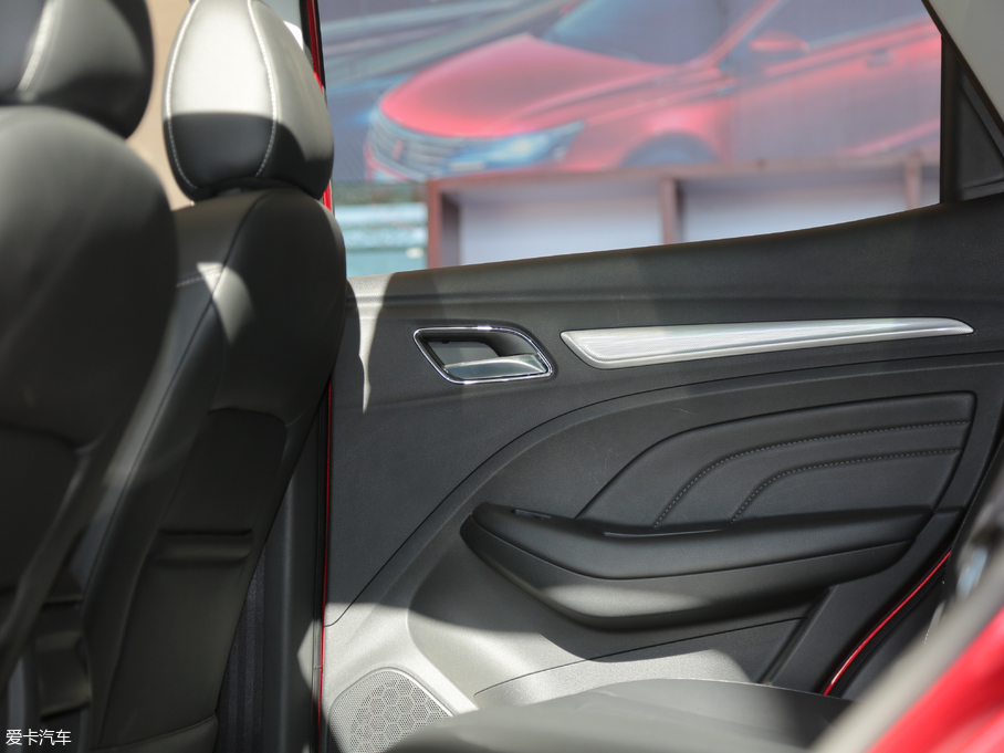 2018sRX3 18T ԄӻW