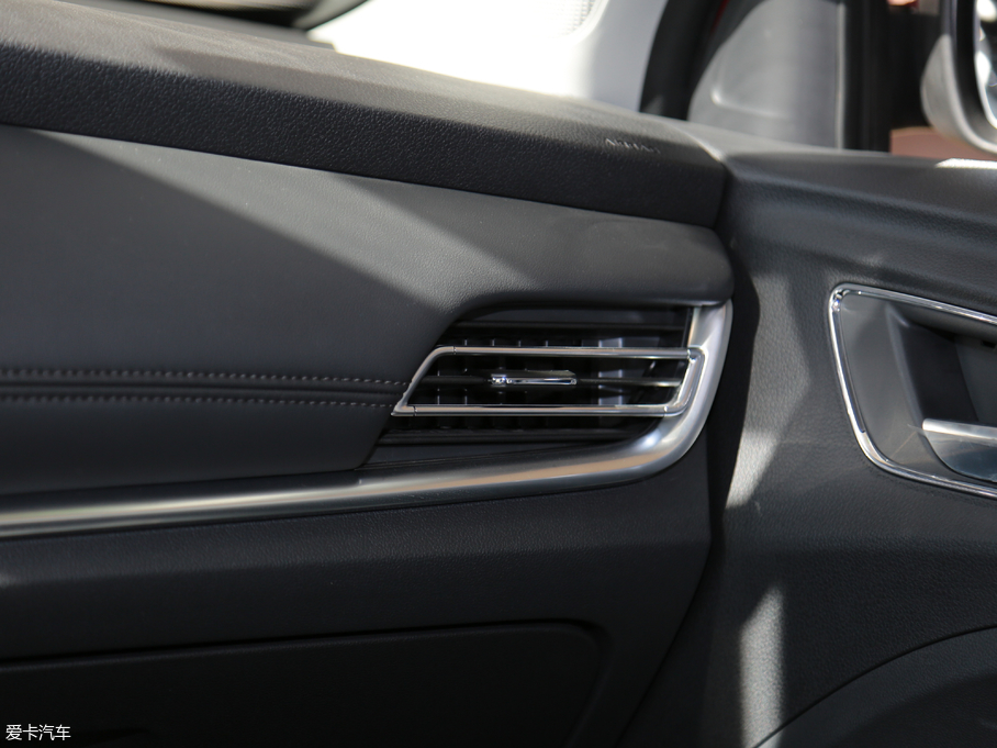 2018sRX3 18T ԄӻW