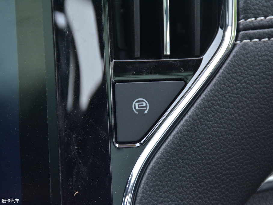 2018sRX5 30T ԄӻW