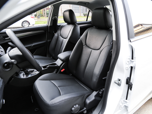 2018款PLUS 1.5L 自动尊享版 主驾驶座椅