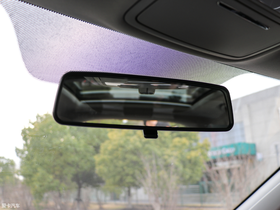 2018MG ZS 16T ԄŞW V