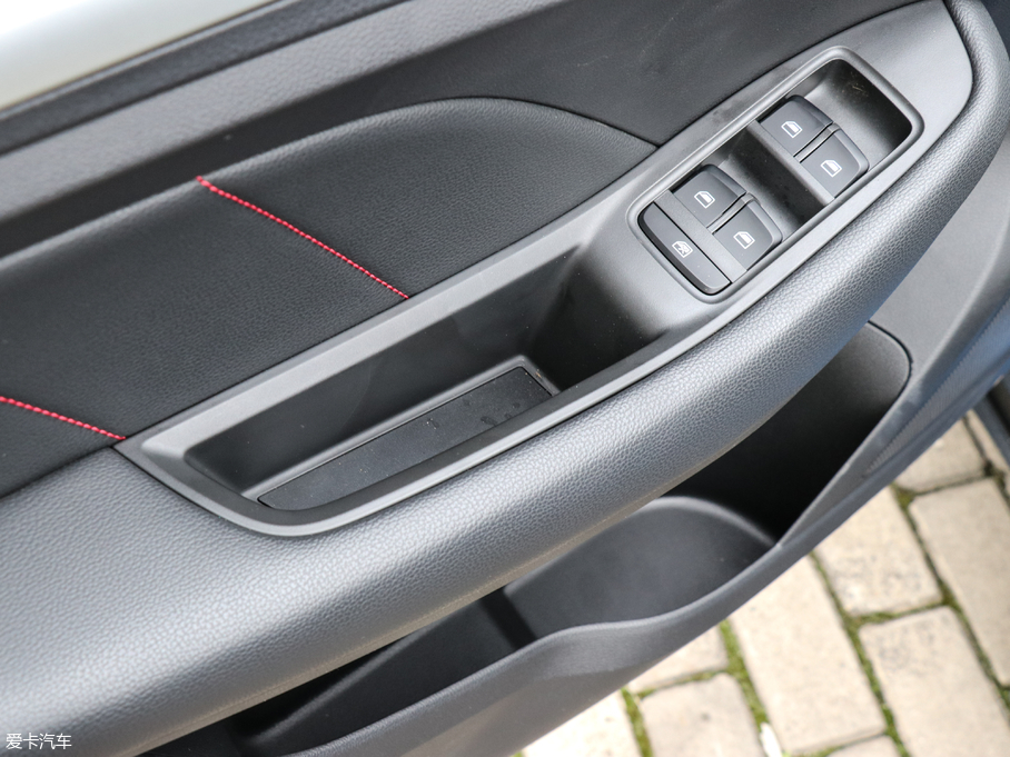 2018MG ZS 16T ԄŞW V