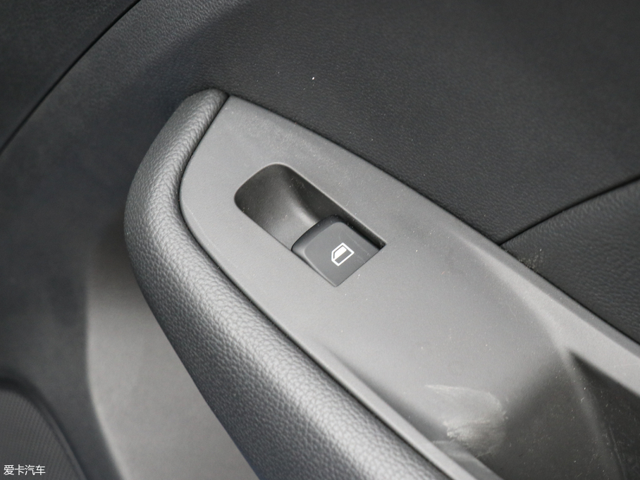 2018MG ZS 16T ԄŞW V