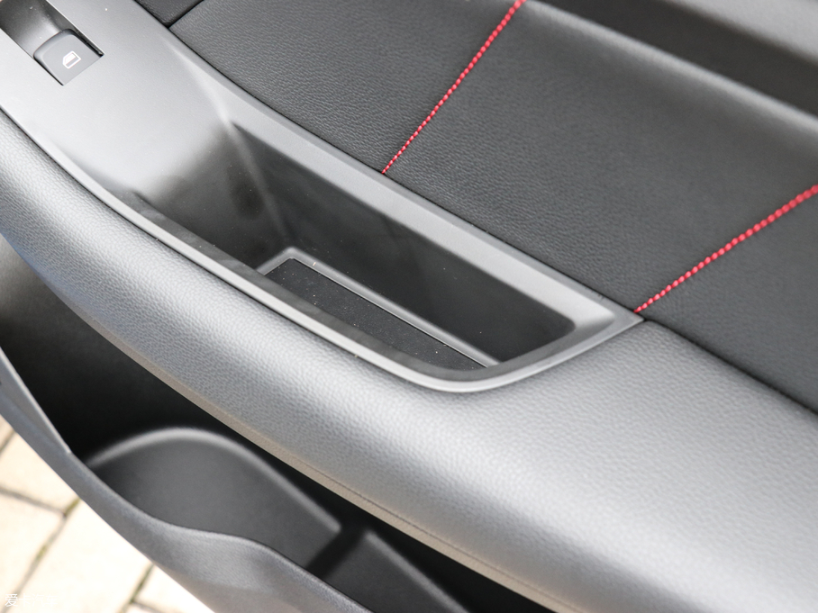 2018MG ZS 16T ԄŞW V