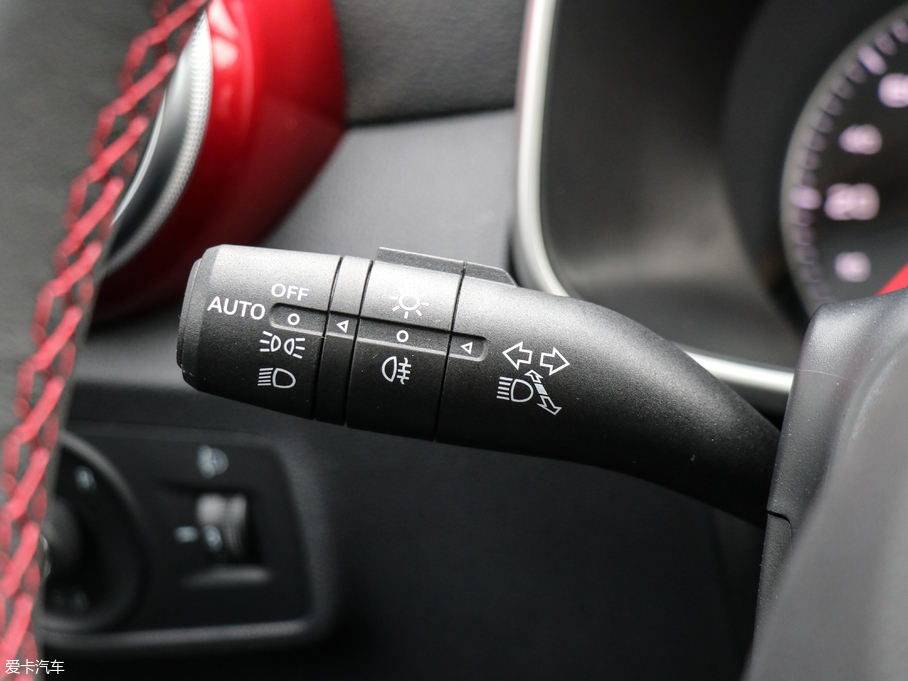 2018MG ZS 16T ԄŞW V