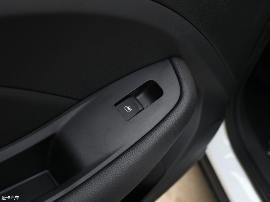 2018MG ZS 1.5L ԄӾӢ V