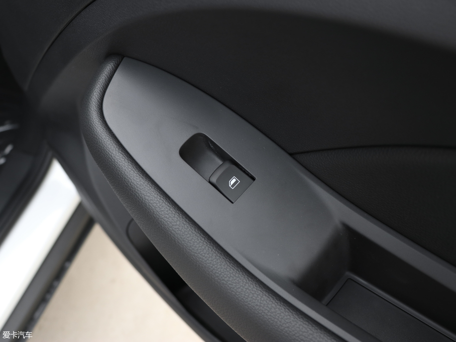 2018MG ZS 1.5L ԄӾӢ V