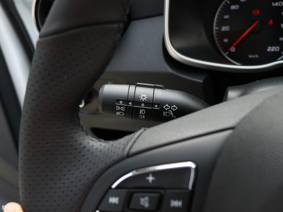 2018MG ZS 1.5L ԄӾӢ V