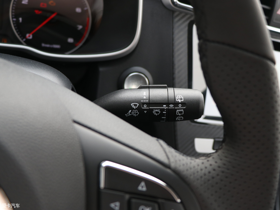 2018MG ZS 1.5L ԄӾӢ V