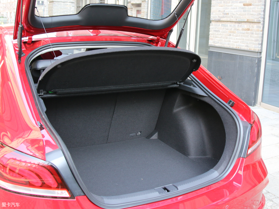 2018MG6 20T ԄTrophy\ӻW V