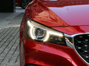 201820T ԄTrophy\ӻW V ^