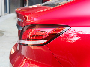 201820T ԄTrophy\ӻW V ^