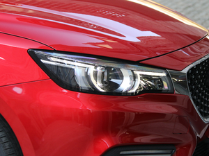 201820T ԄTrophy\ӻW V ^