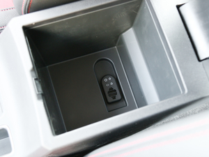 201820T ԄTrophy\ӻW V g