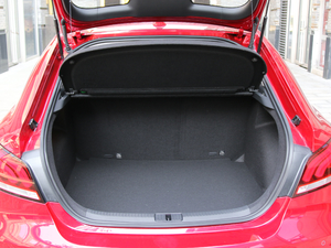 201820T ԄTrophy\ӻW V g