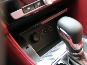 201820T ԄTrophy\ӻW V g