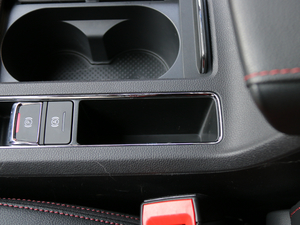 201820T ԄTrophy\ӻW V g