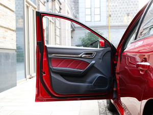 201820T ԄTrophy\ӻW V {λ܇T