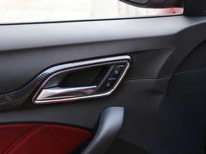 201820T ԄTrophy\ӻW V g