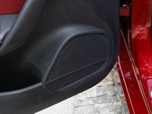 201820T ԄTrophy\ӻW V g