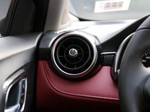 201820T ԄTrophy\ӻW V п؅^