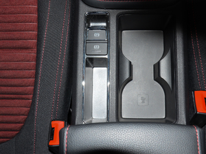 201820T ԄӾӢ VI g