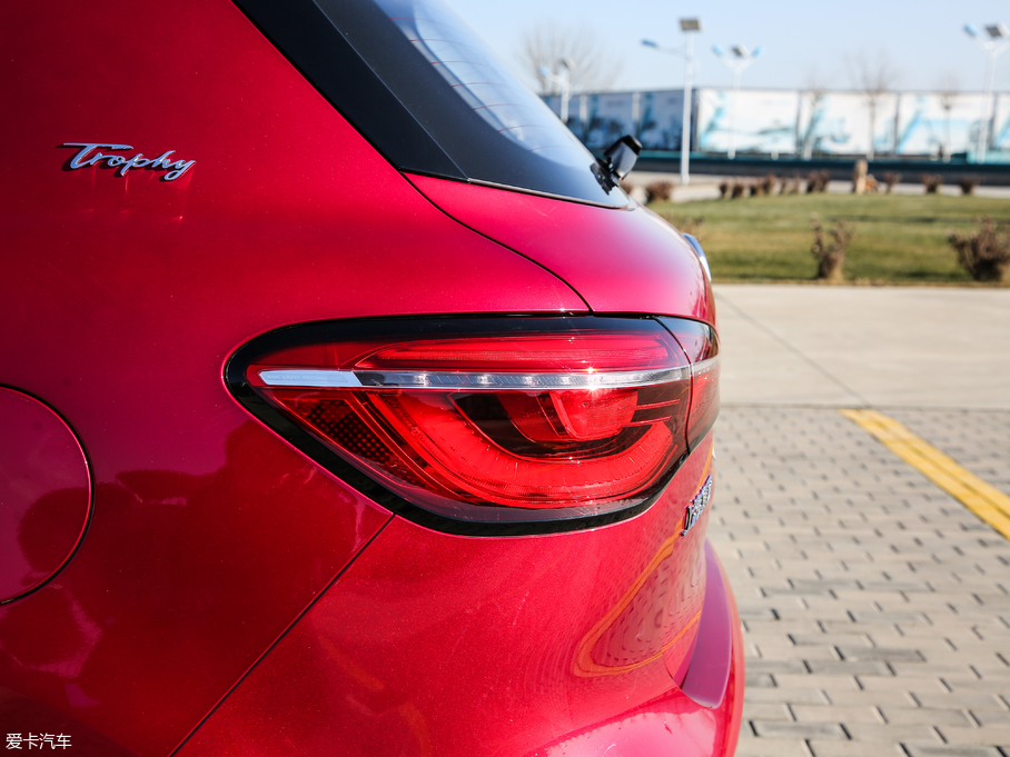 2018MG HS 30T Trophy ɠɳȼ