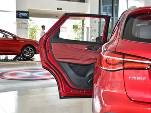 201830T Trophy (q)ɠȼ ܇T