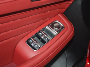 201830T Trophy (q)ɠȼ {܇ƅ^(q)	