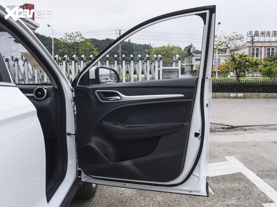 2020MG ZS 180DVVT CVT Lite