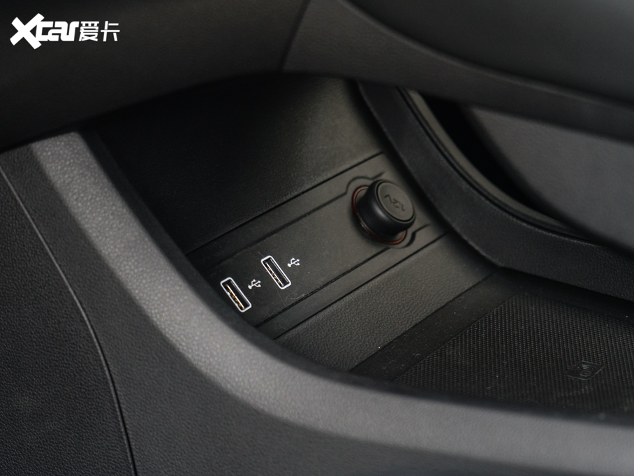 2020MG6 1.5T ԄTrophy{Ş