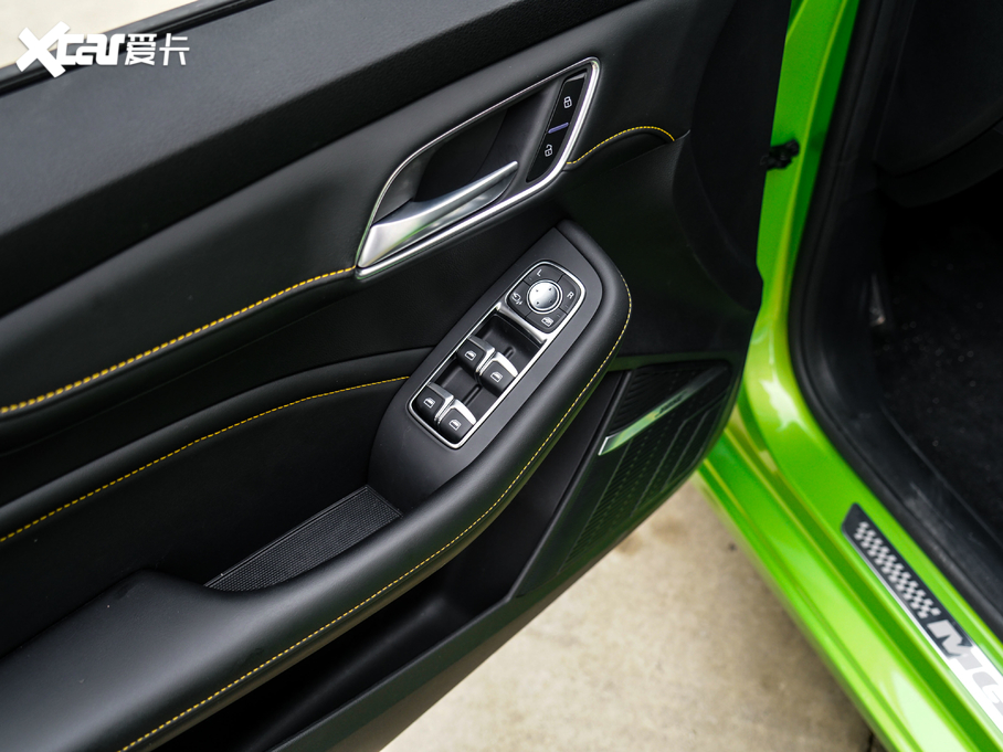 2020MG6 1.5T ԄTrophy{Ş